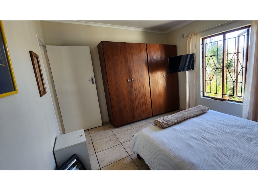 6 Bedroom Property for Sale in Strandfontein Western Cape